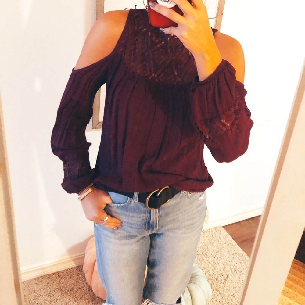 Jolt | Long Sleeve Cold Shoulder | Lace details |S